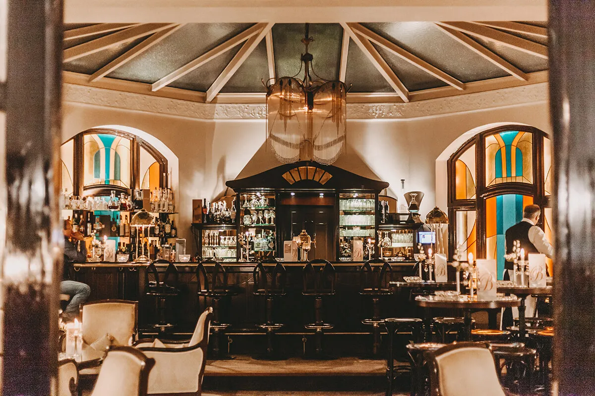 Hotel Miramar Westerland auf Sylt Hotelbar abends