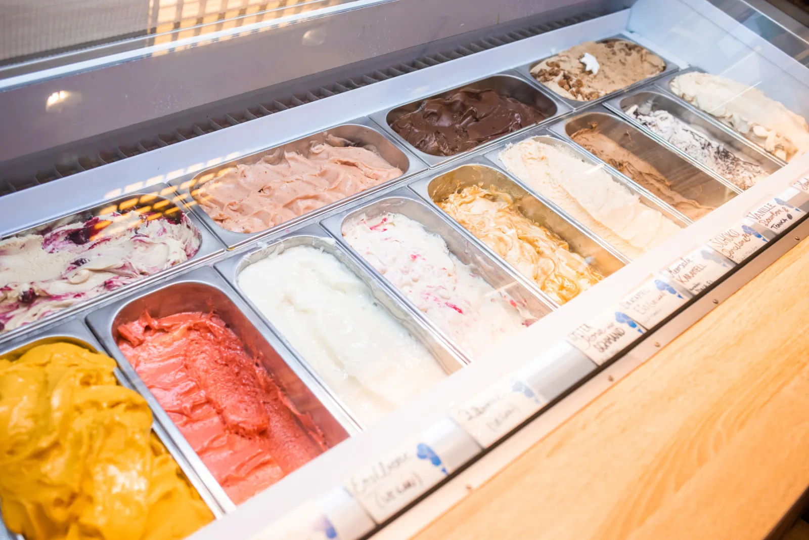 Eiscontainer im Laden