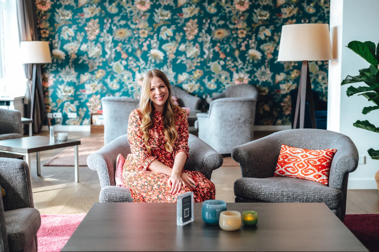 Hotel Rungholt in Kampen auf Sylt: Sylt Fräulein in der Lobby