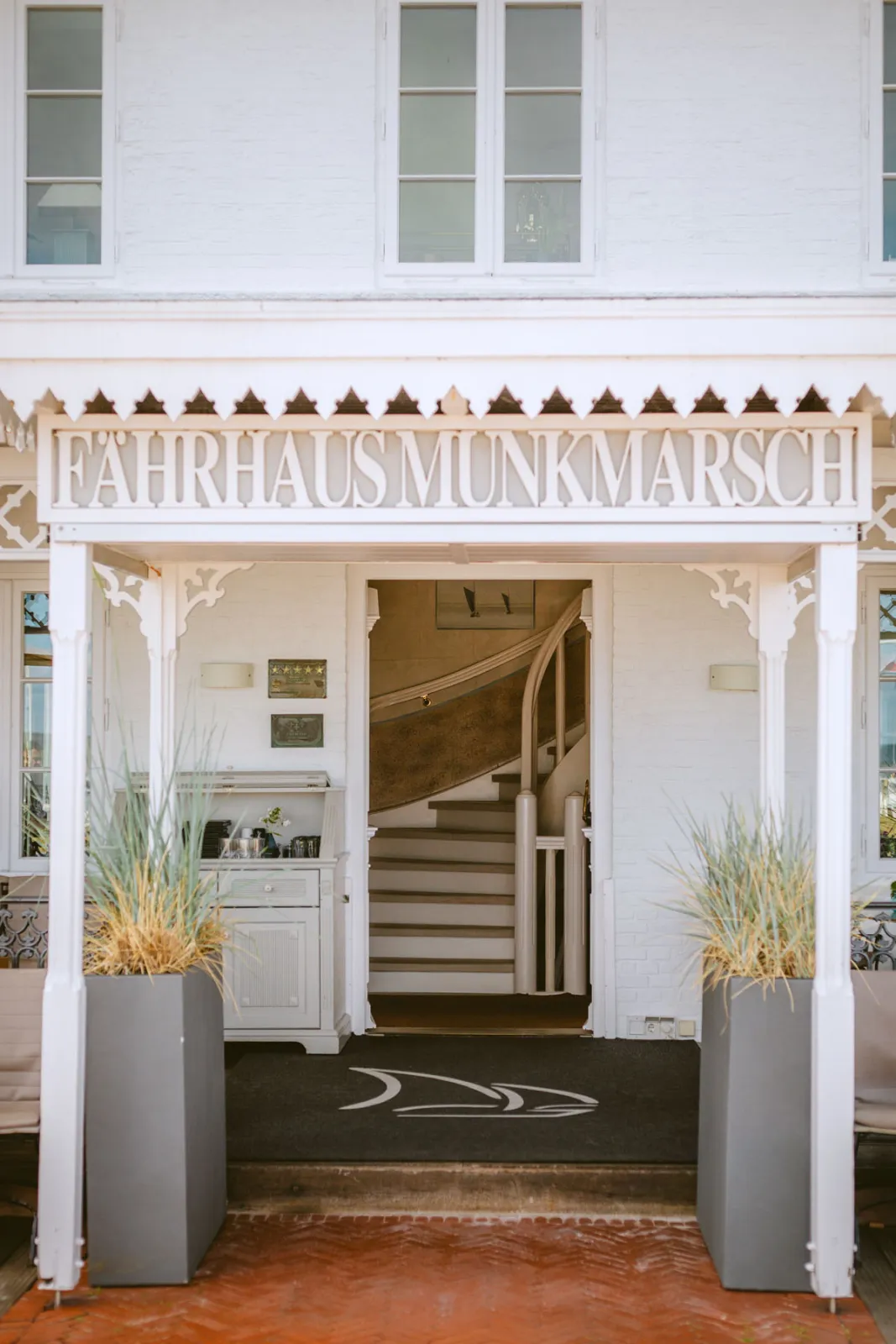 Hotel Fährhaus Sylt Munkmarsch: Restauranteingang