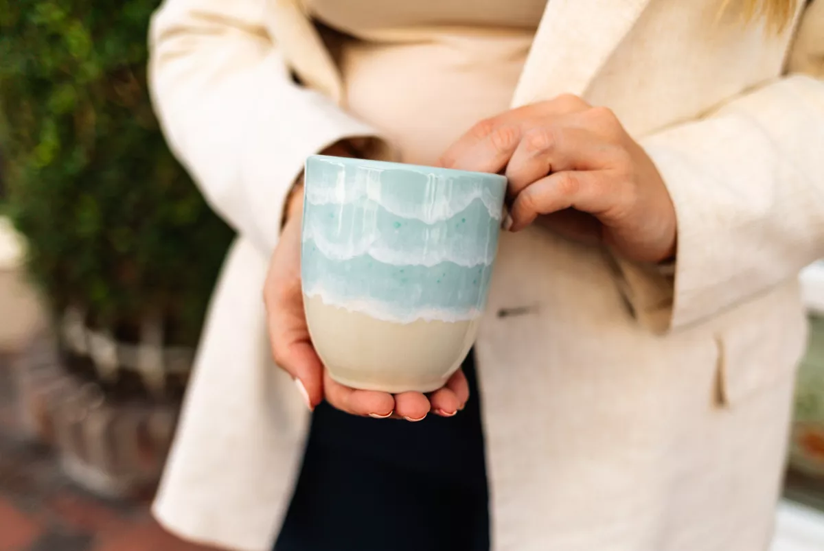 Sylt Keramik Westerland Tasse mit Wellenmuster