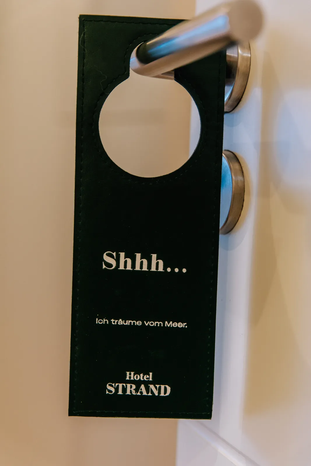 Hotel Strand am Königshafen in List auf Sylt Schild