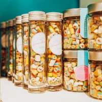 Bonscherei Rantum: Bonbondosen Nahaufnahme