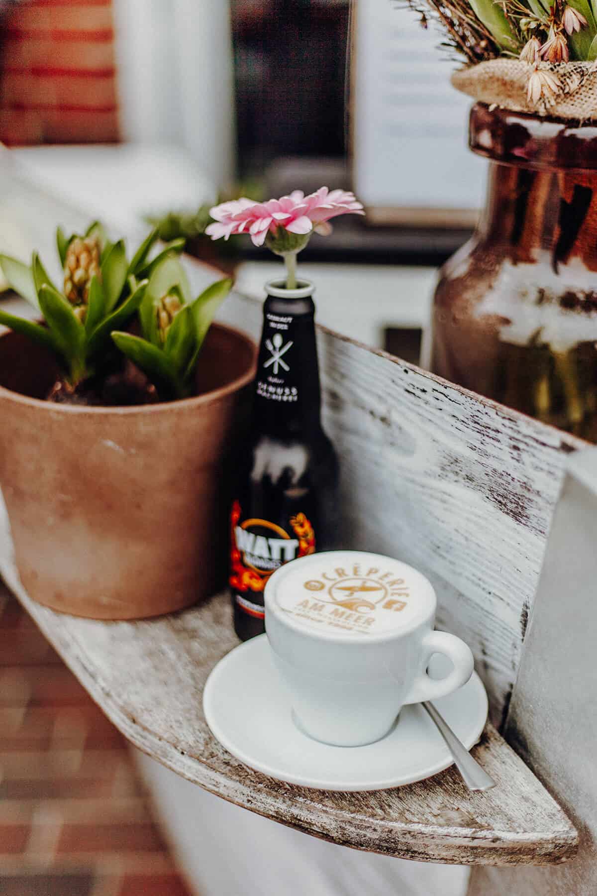 Crêperie am Meer Westerland Cappuccino mit Logo