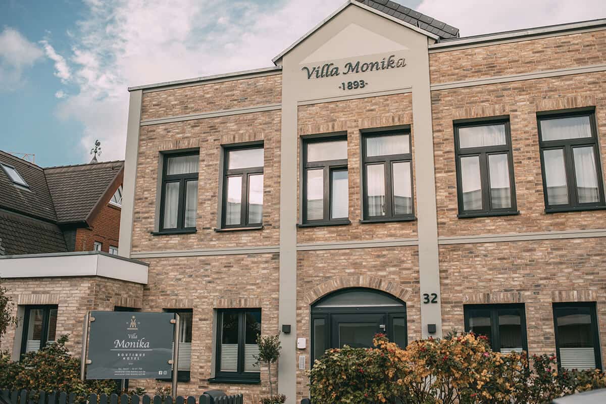 Das neue Boutique Hotel Villa Monika in Westerland auf Sylt ist ein echter Geheimtipp. Persönlicher Service trifft auf individuelles Design und Strandlage.