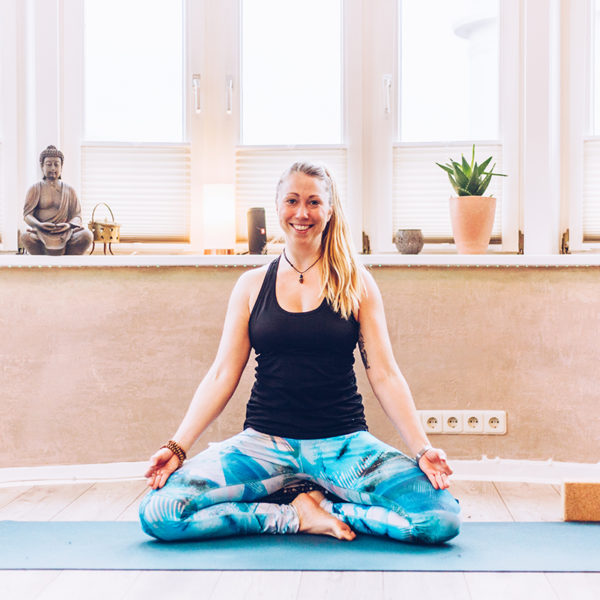 Ich habe Katja in ihrem Yogaraum Westerland auf Sylt besucht und mit ihr Yoga gemacht
