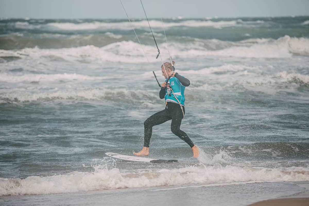 Sylt Fräulein auf dem Land Rover Kitesurf World Cup Sylt 2021: Linus Erdmann