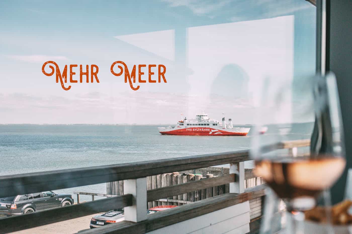 Jünne Sylt Ausblick auf die Sylt Fähre