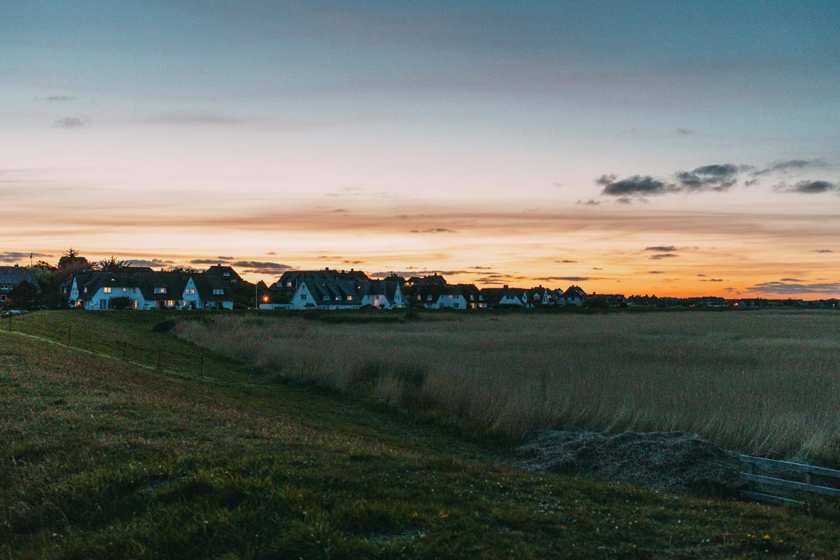 Rantum Wiesen in Abenddämmerung