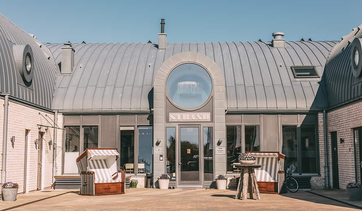 Hotel Strand in List auf Sylt von aussen 