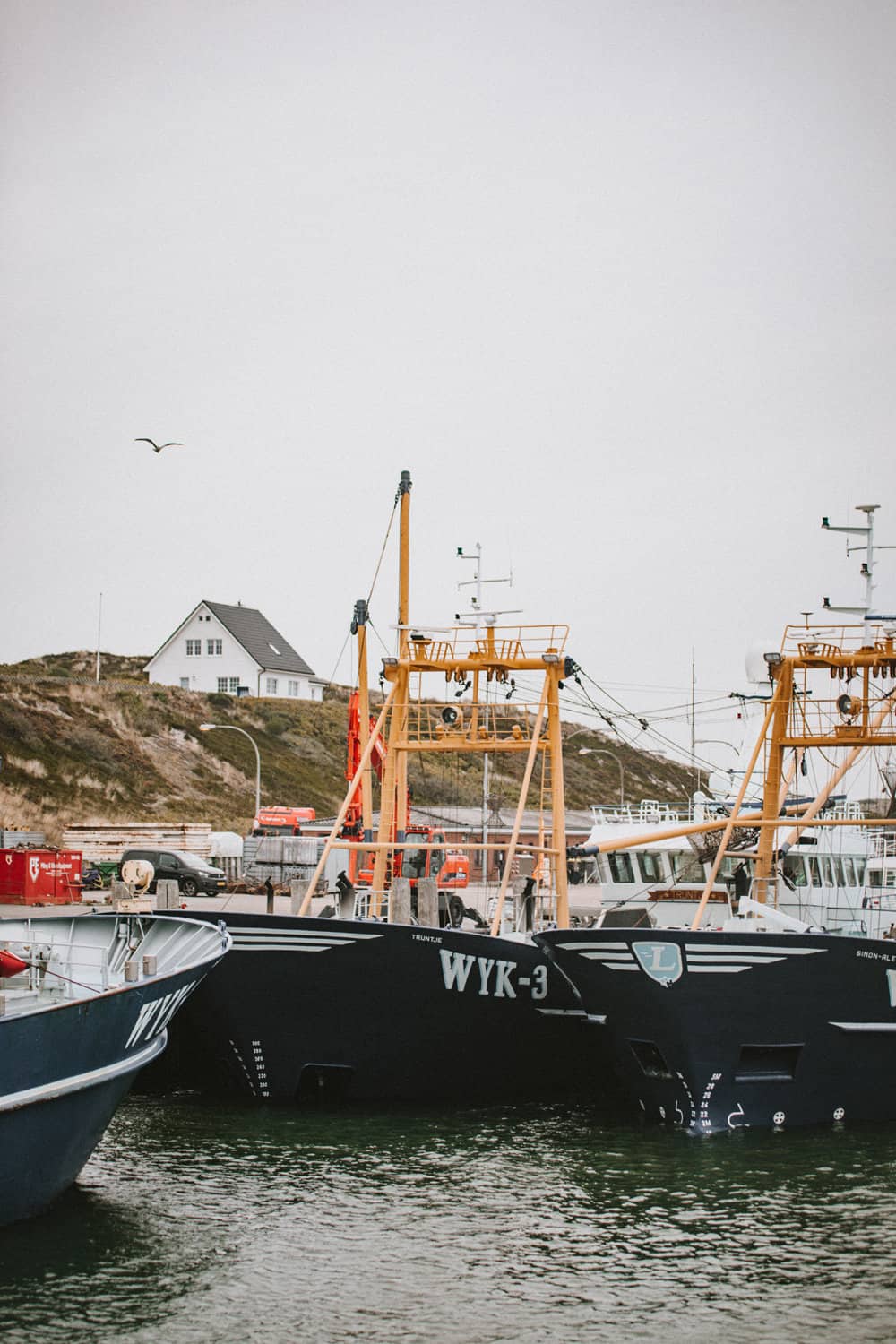 Ein Tagestrip zur Nachbarinsel Amrum: Hafen in Hörnum