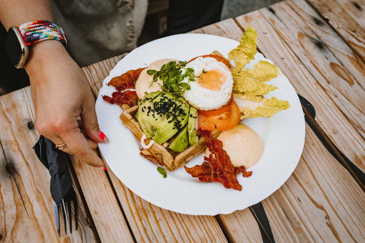 Sylt im Juli 2022: Die Sturmhaube in Kampen mit Waffel am Kiosk