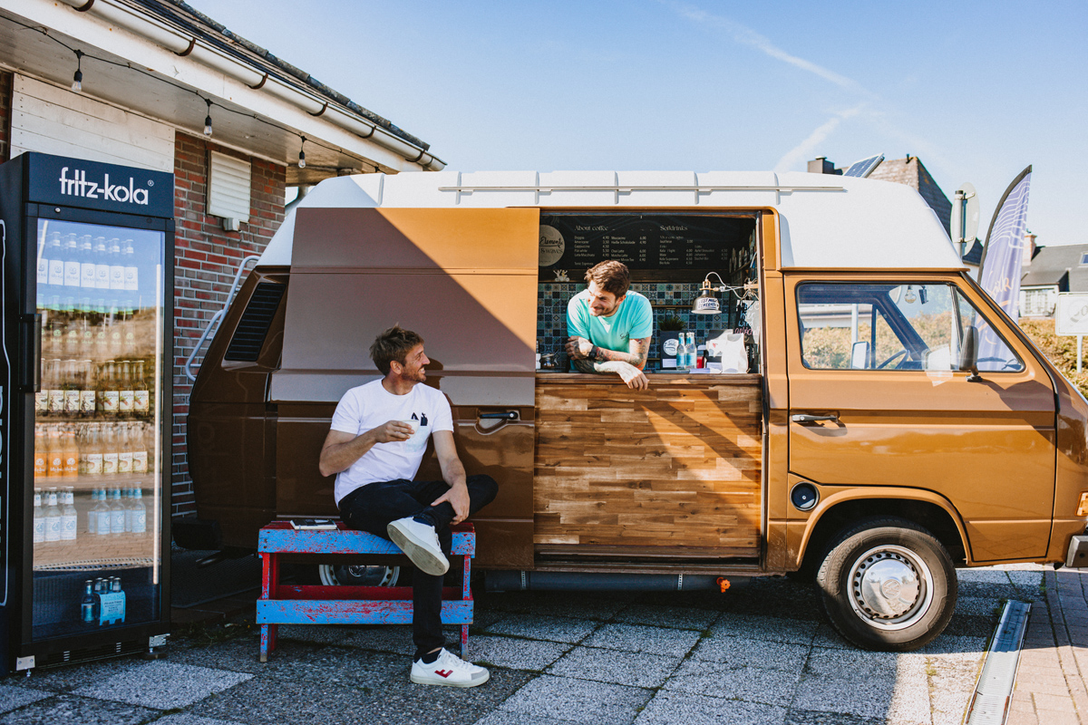 The Coffee and Wave Bus in Hörnum: Kaffee to go