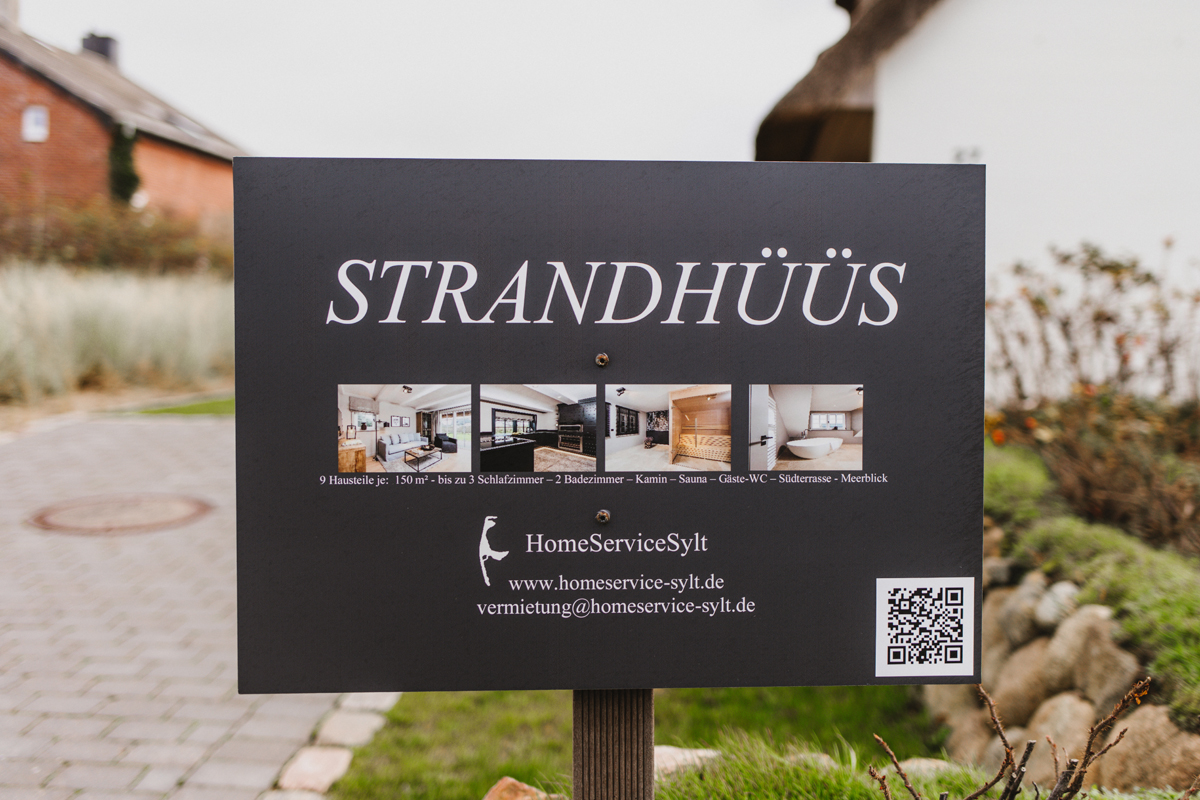 HomeServiceSylt: Strandhüüs Wenningstedt Schild