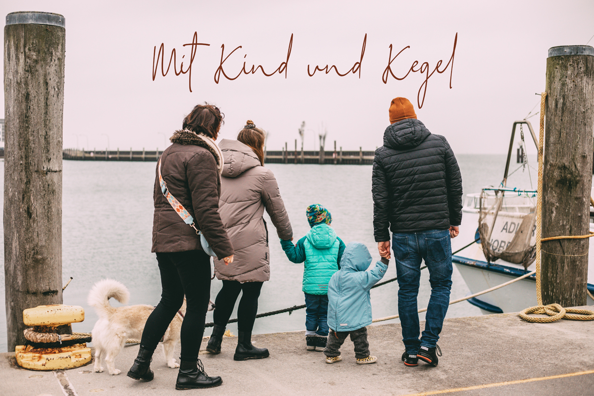 Familie am Hafen von Hörnum auf Sylt