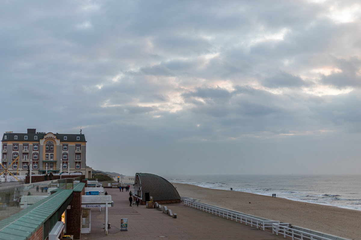 Wintertag in Westerland auf Sylt: Strandpromenade