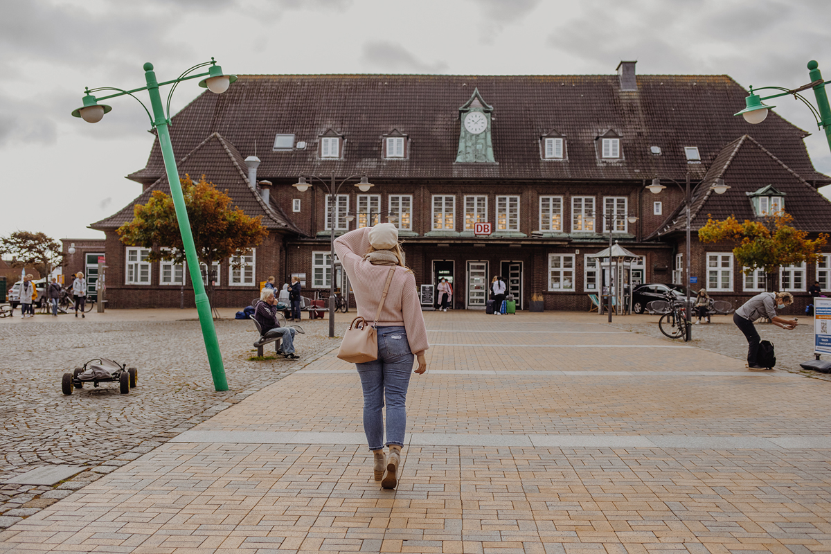 Tagesausflug nach Sylt: Bahnhofsgebäude in Westerland