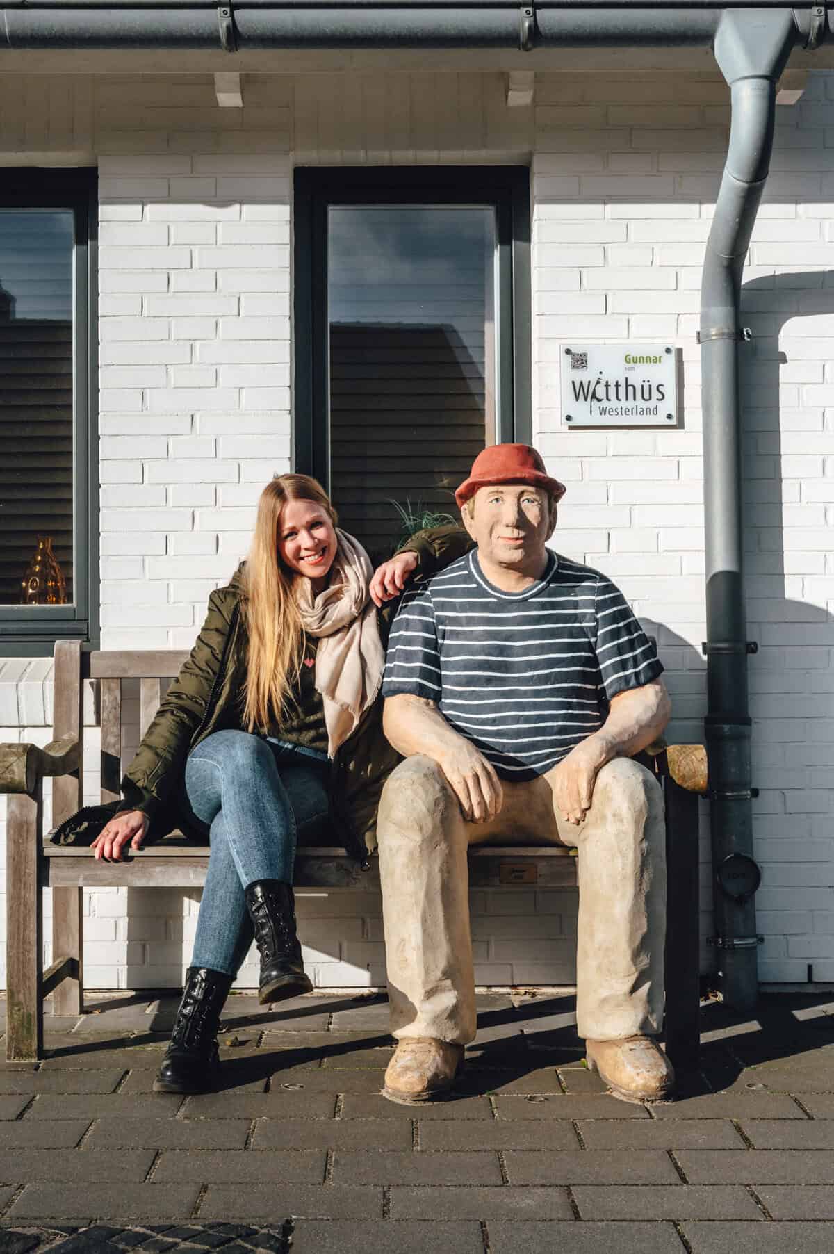 Ferienhaus Witthüs Westerland: Ferienhaus in Strandnähe auf Sylt mit Alltagsmensch vor der Tür