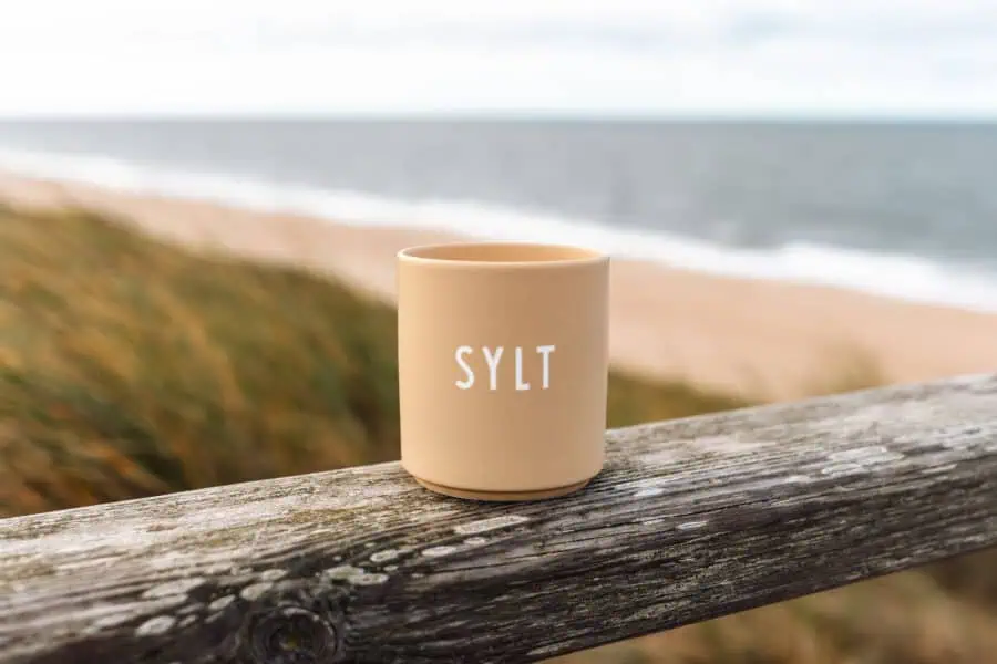 Designletters Becher Sylt bei Living & Home Sylt in Westerland